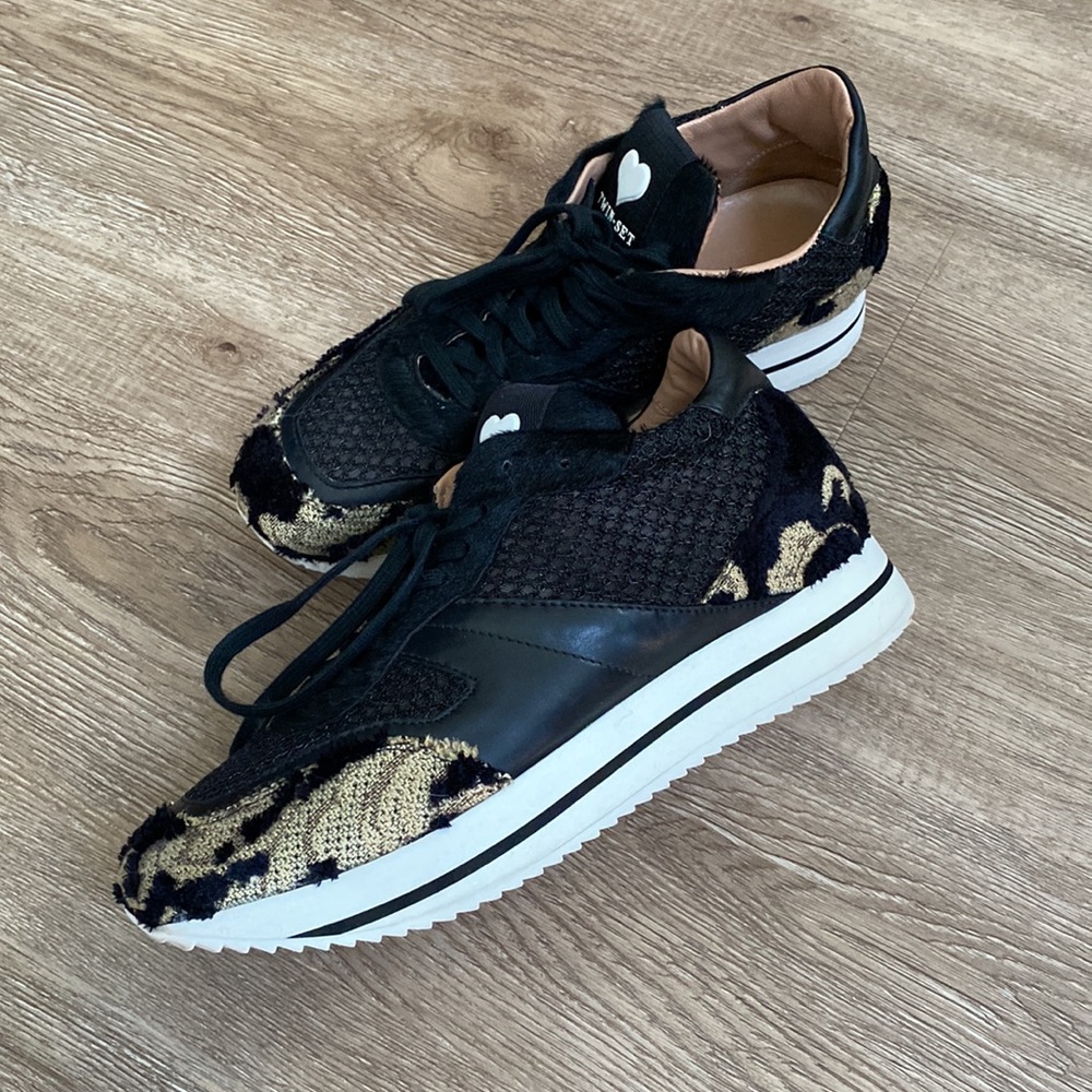 Twin-set fashion sneakers .